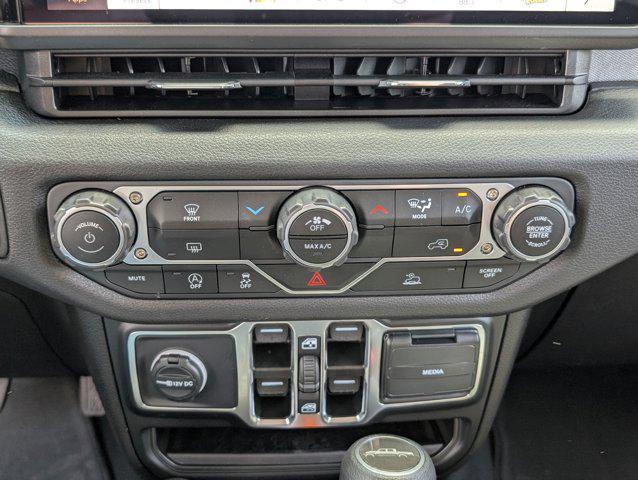 new 2025 Jeep Gladiator car, priced at $37,649
