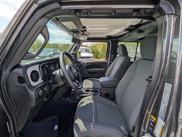 new 2025 Jeep Gladiator car, priced at $37,649