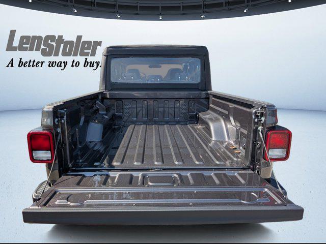 new 2025 Jeep Gladiator car, priced at $32,771