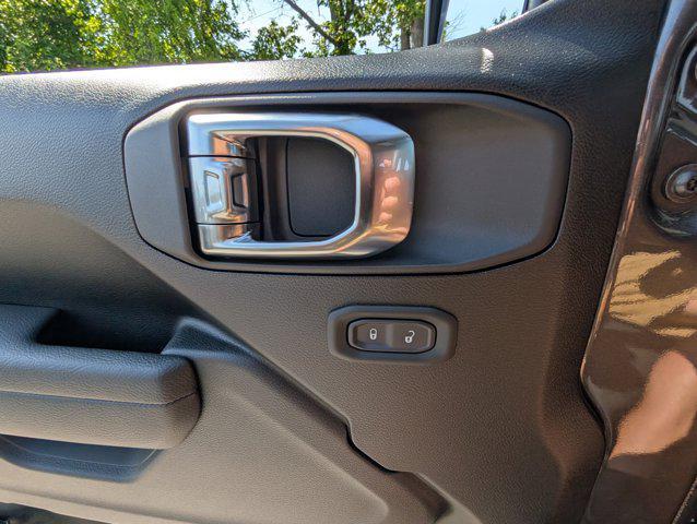 new 2025 Jeep Gladiator car, priced at $32,771
