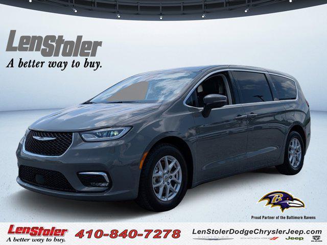 used 2023 Chrysler Pacifica car, priced at $22,000