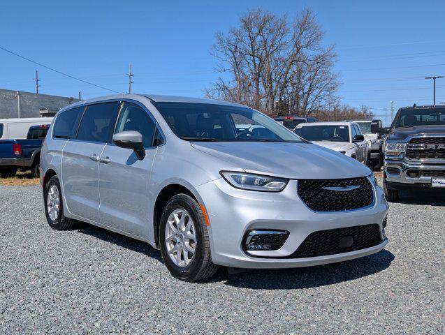 used 2023 Chrysler Pacifica car, priced at $22,000