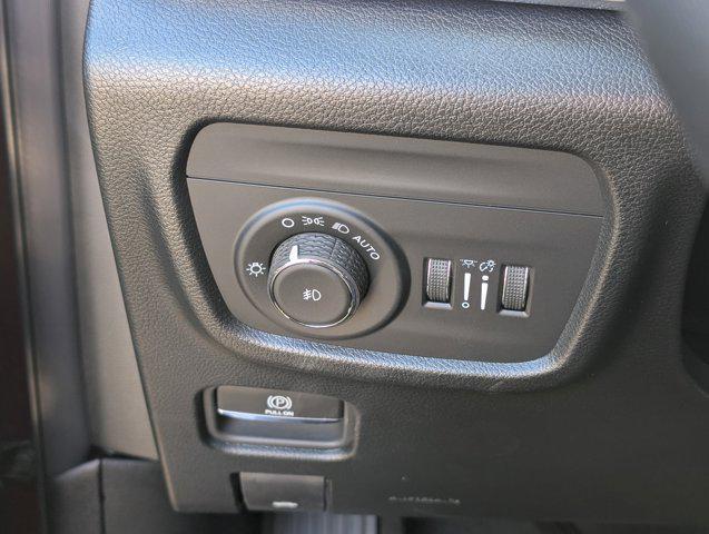 new 2025 Jeep Grand Cherokee car, priced at $56,372