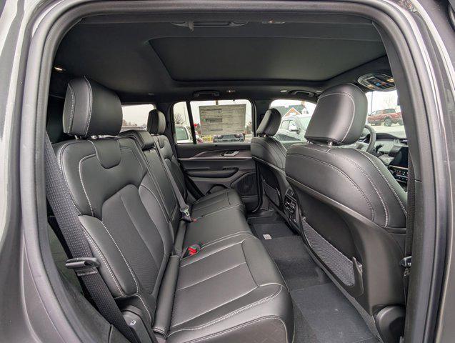 new 2025 Jeep Grand Cherokee car, priced at $42,334