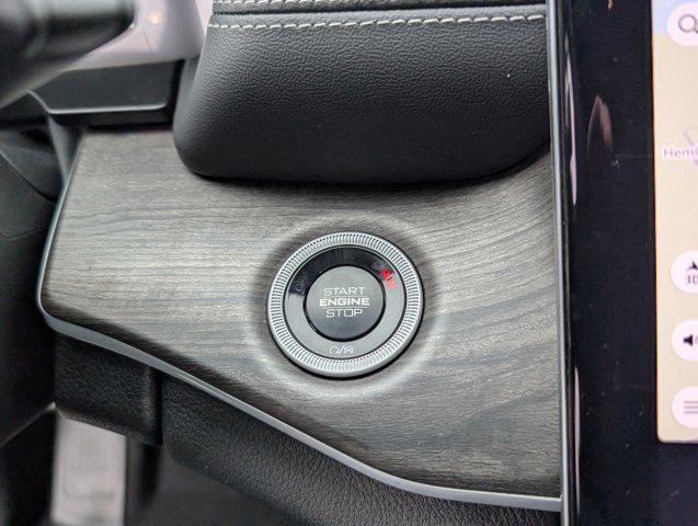 new 2025 Jeep Grand Cherokee car, priced at $42,334