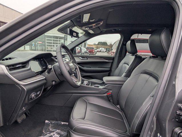new 2025 Jeep Grand Cherokee car, priced at $42,334