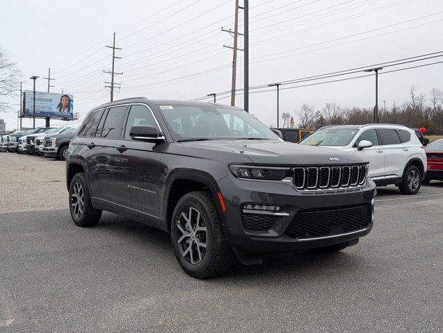 new 2025 Jeep Grand Cherokee car, priced at $42,334
