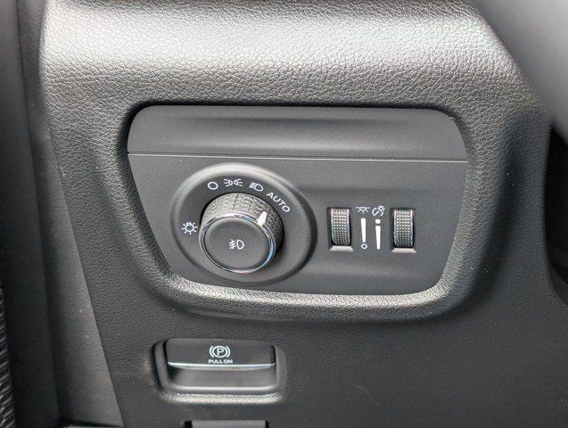 new 2025 Jeep Grand Cherokee car, priced at $42,334