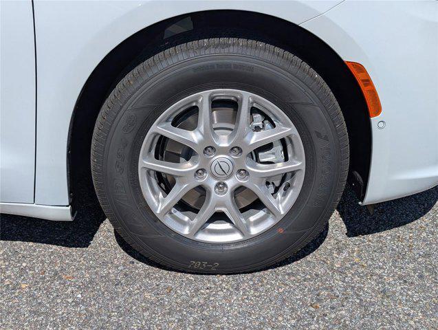 new 2026 Chrysler Pacifica car, priced at $36,106