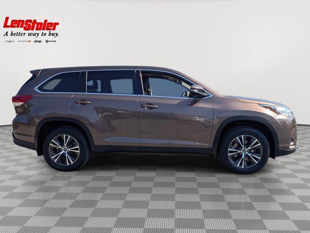 used 2019 Toyota Highlander car, priced at $21,494