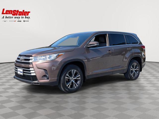 used 2019 Toyota Highlander car, priced at $21,494