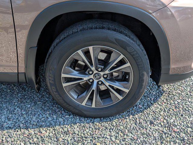 used 2019 Toyota Highlander car, priced at $21,000