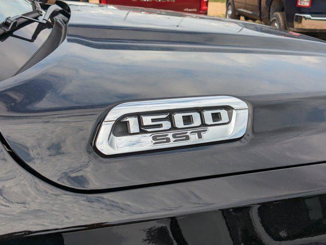 new 2025 Ram 1500 car, priced at $44,323