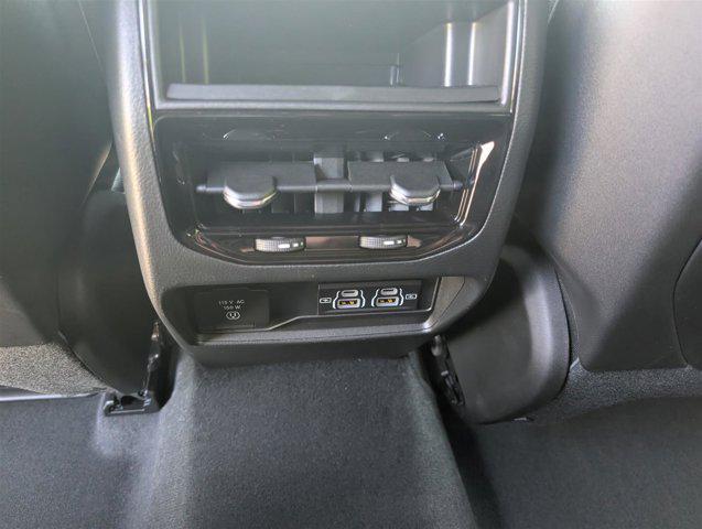 new 2025 Jeep Grand Cherokee car, priced at $33,281