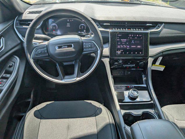 new 2025 Jeep Grand Cherokee car, priced at $33,281