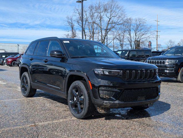 new 2025 Jeep Grand Cherokee car, priced at $40,414