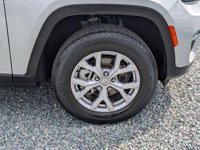 used 2022 Jeep Grand Cherokee car, priced at $31,000
