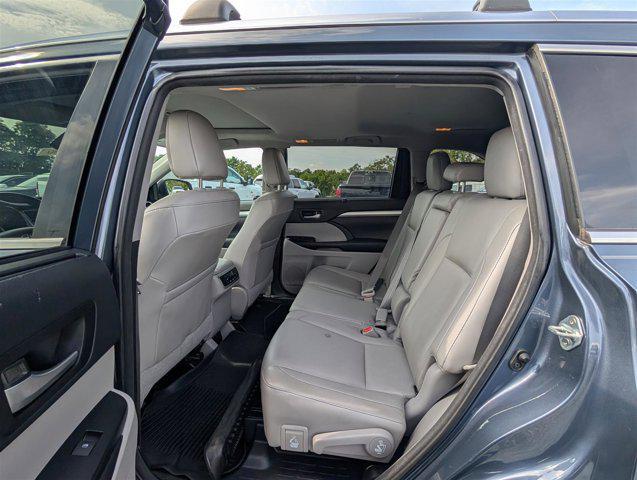 used 2018 Toyota Highlander car, priced at $22,250