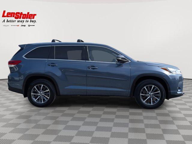 used 2018 Toyota Highlander car, priced at $22,250