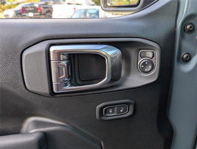 new 2025 Jeep Gladiator car, priced at $41,297