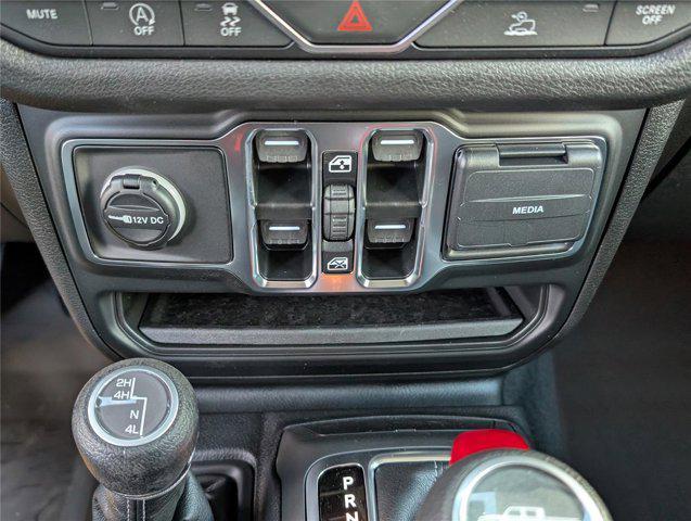 new 2025 Jeep Gladiator car, priced at $41,297