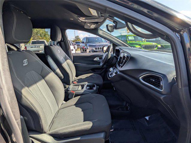 used 2018 Chrysler Pacifica car, priced at $15,750