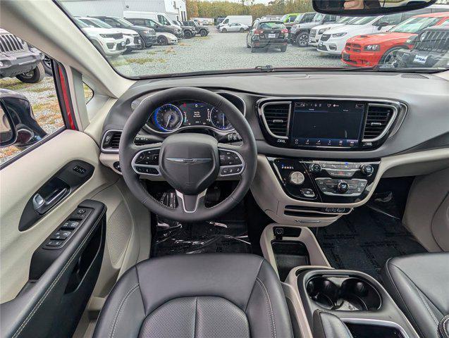 used 2024 Chrysler Pacifica car, priced at $27,500