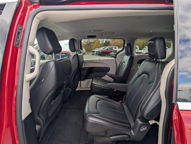 used 2024 Chrysler Pacifica car, priced at $27,500