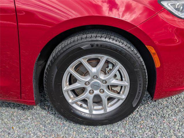 used 2024 Chrysler Pacifica car, priced at $27,500