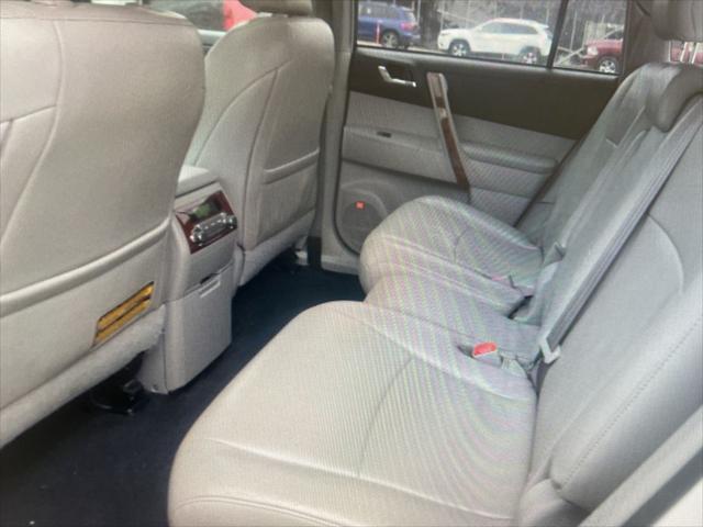 used 2013 Toyota Highlander car, priced at $16,491