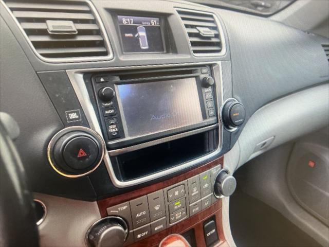 used 2013 Toyota Highlander car, priced at $16,491