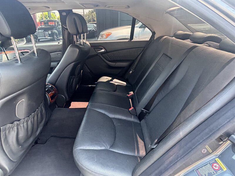 used 2006 Mercedes-Benz S-Class car, priced at $5,888