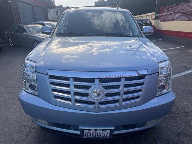 used 2011 Cadillac Escalade Hybrid car, priced at $11,988