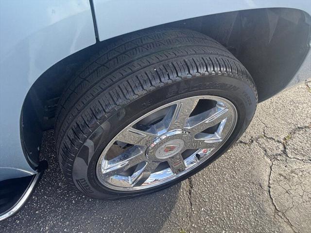 used 2011 Cadillac Escalade Hybrid car, priced at $11,988