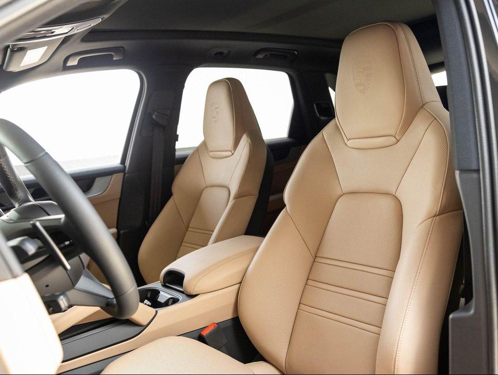 new 2025 Porsche Cayenne car, priced at $118,185