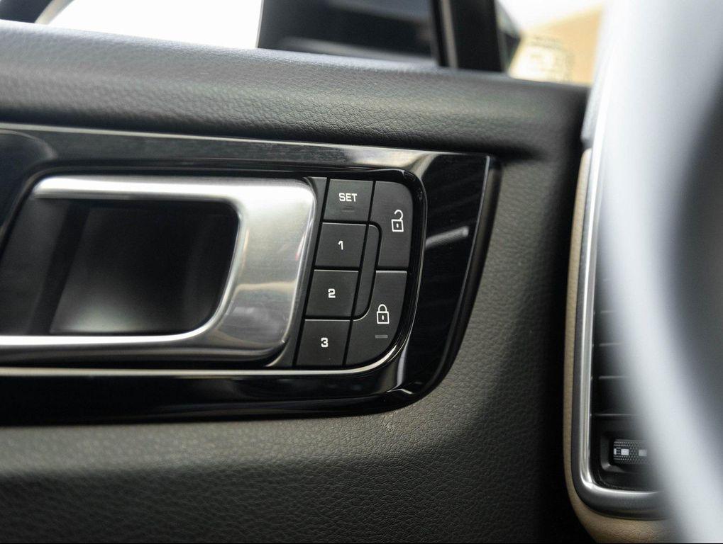 used 2022 Porsche Cayenne car, priced at $62,490