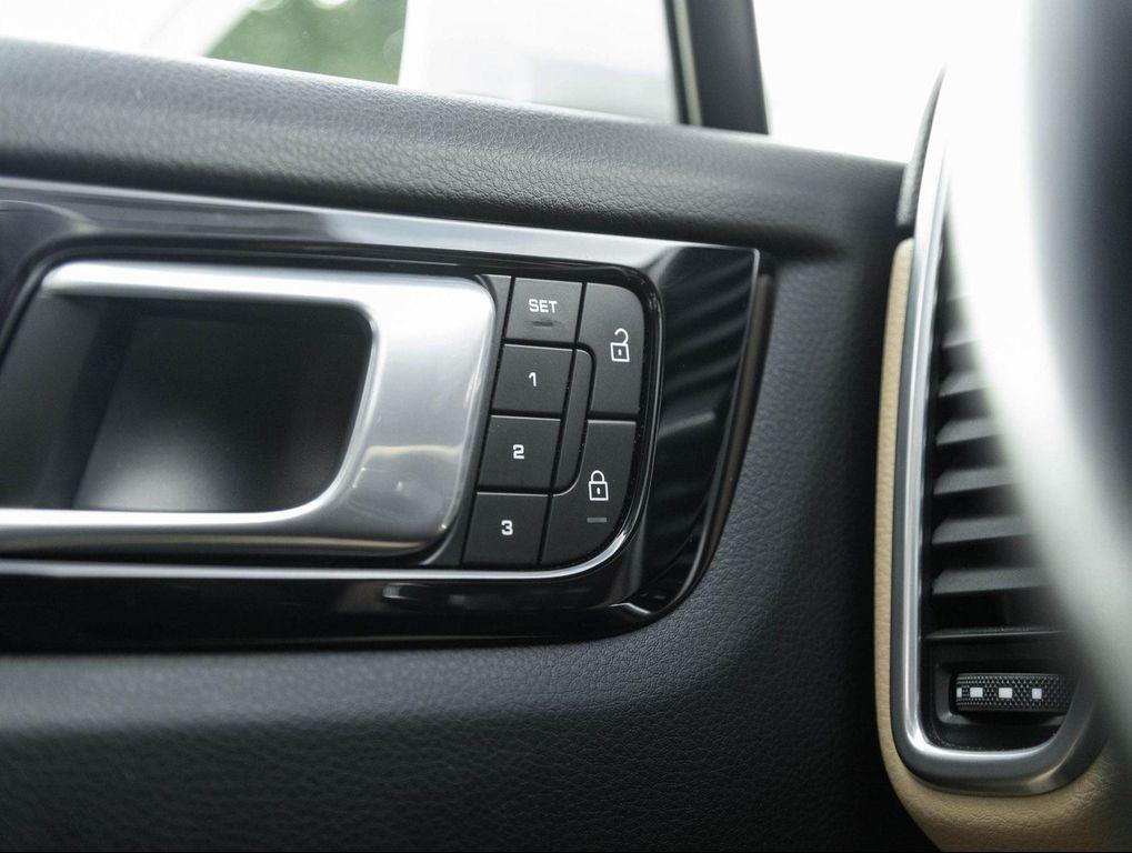 used 2022 Porsche Cayenne car, priced at $54,490