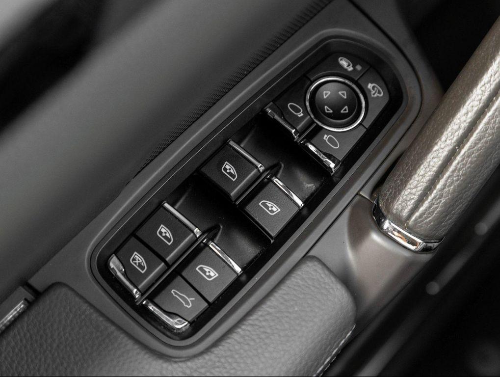 used 2018 Porsche Cayenne car, priced at $39,990