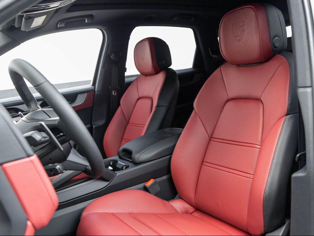 new 2025 Porsche Cayenne car, priced at $101,275