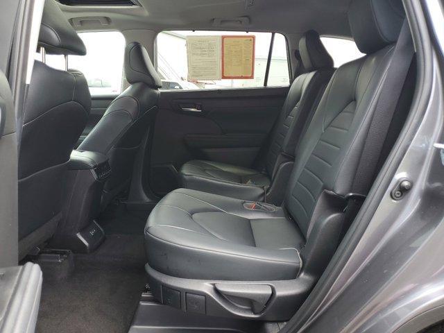 used 2023 Toyota Highlander car, priced at $35,900