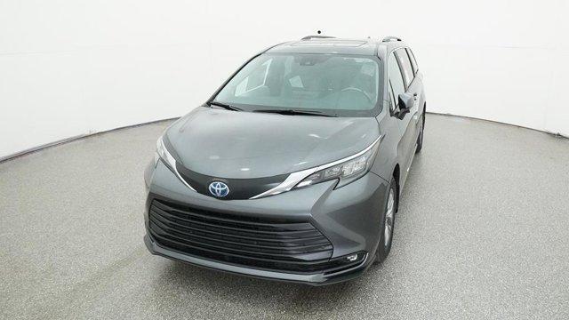 new 2025 Toyota Sienna car