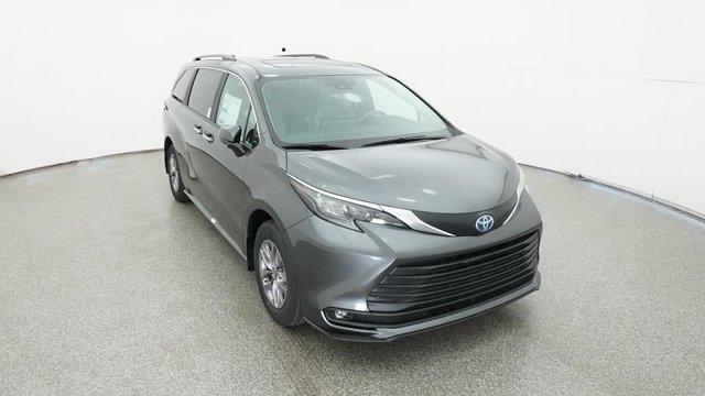 new 2025 Toyota Sienna car