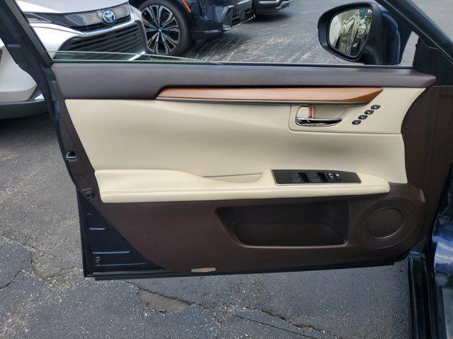 used 2016 Lexus ES 350 car, priced at $17,798