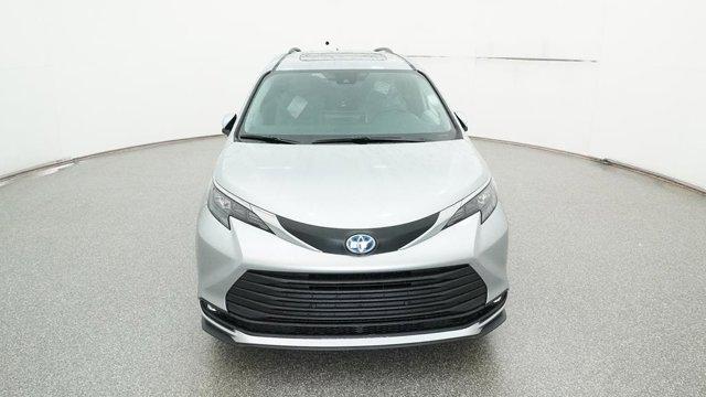 new 2025 Toyota Sienna car