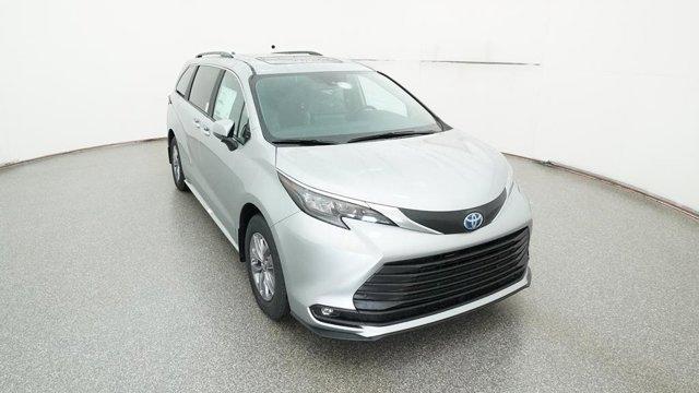 new 2025 Toyota Sienna car