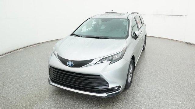 new 2025 Toyota Sienna car