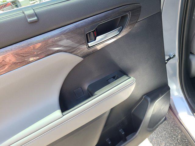used 2021 Toyota Highlander car, priced at $32,933