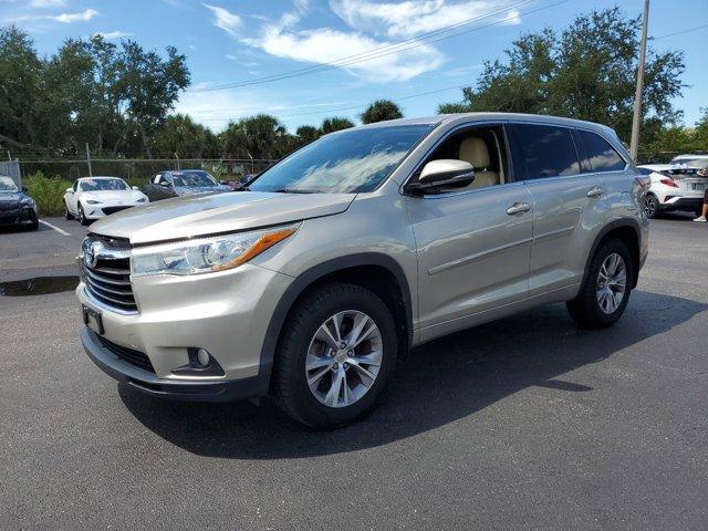 used 2015 Toyota Highlander car, priced at $14,252