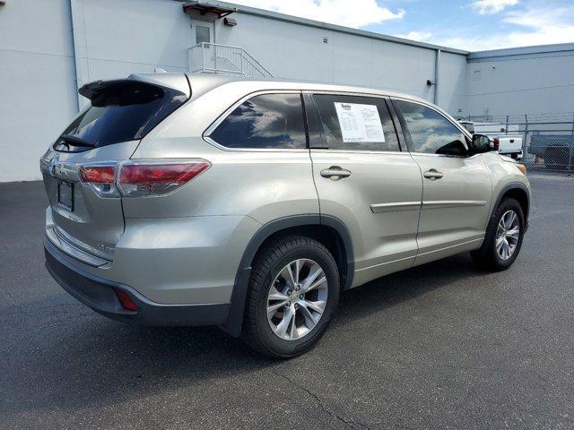 used 2015 Toyota Highlander car, priced at $14,252