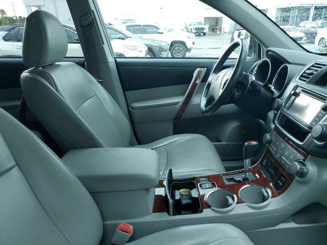 used 2013 Toyota Highlander car, priced at $13,748